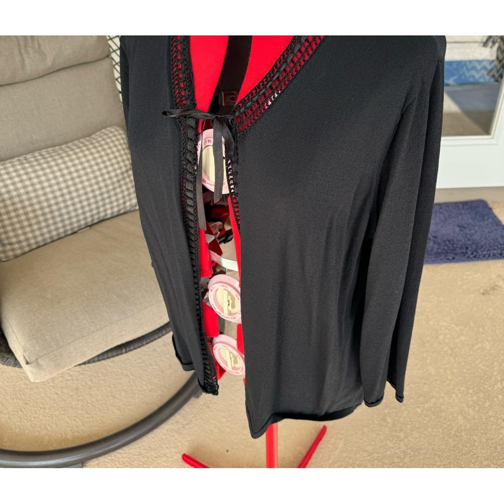 2X women’s Anne Klein sweater in basic black with ribbon closure